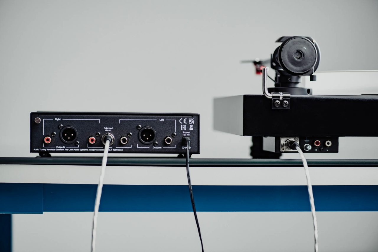 Project X2 B (QUINTET RED) White