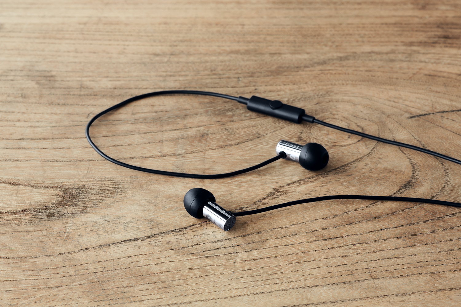 Final Audio E3000C (Silver) 