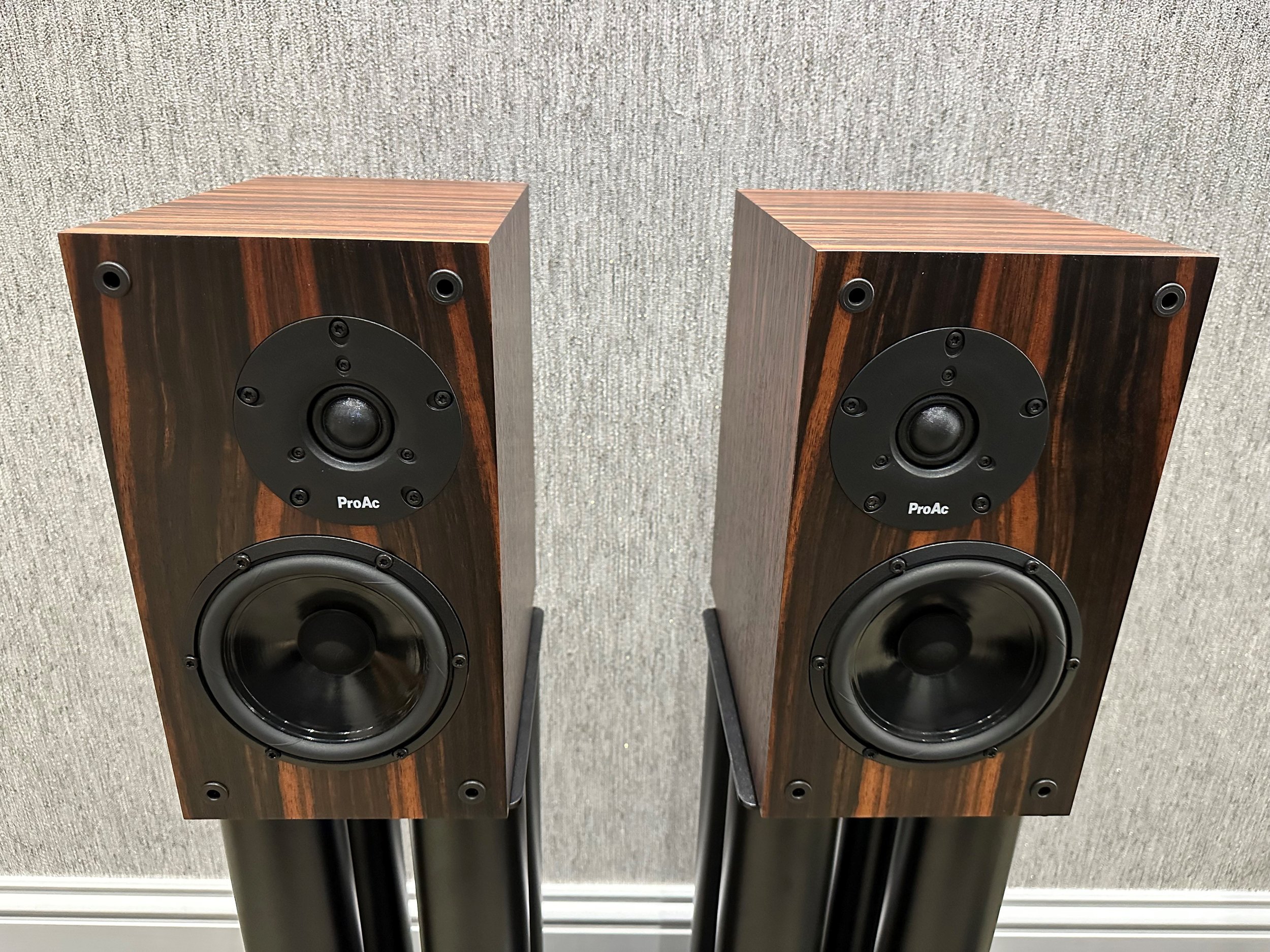 PROAC RESPONSE DB THREE -Ebony