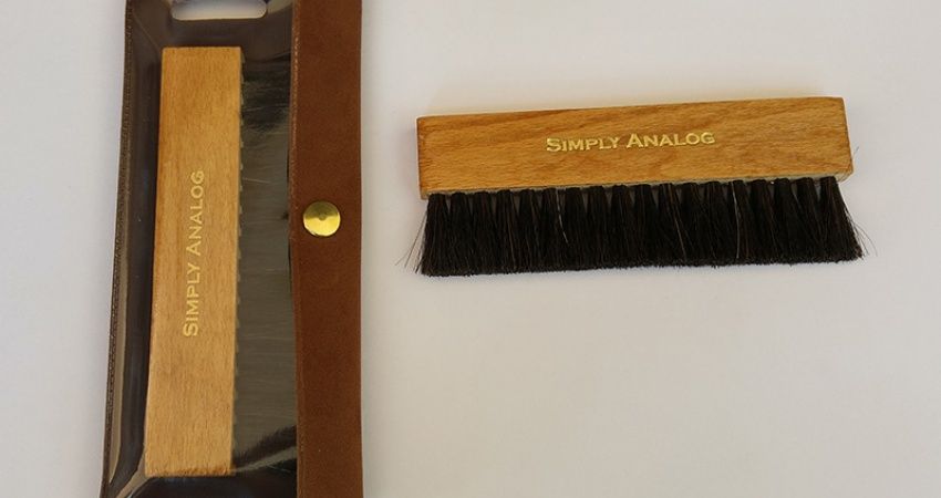 Simply Analog Anti-Static Wooden Brush Brown